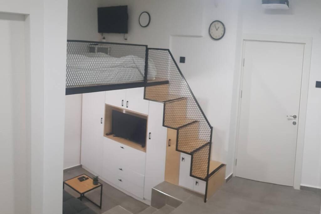 Centrally-Located Quiet Cozy Loft Apartment Beersheba Exteriör bild