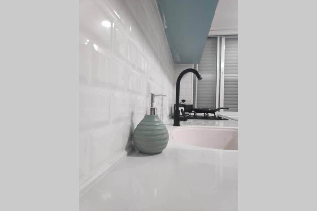 Centrally-Located Quiet Cozy Loft Apartment Beersheba Exteriör bild