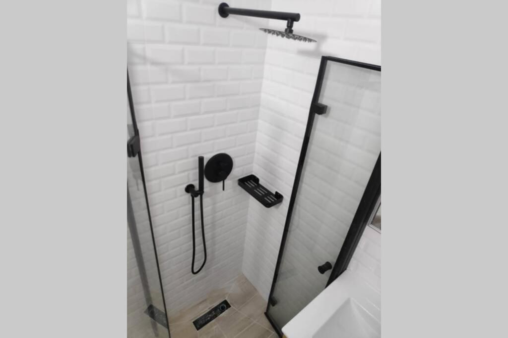 Centrally-Located Quiet Cozy Loft Apartment Beersheba Exteriör bild